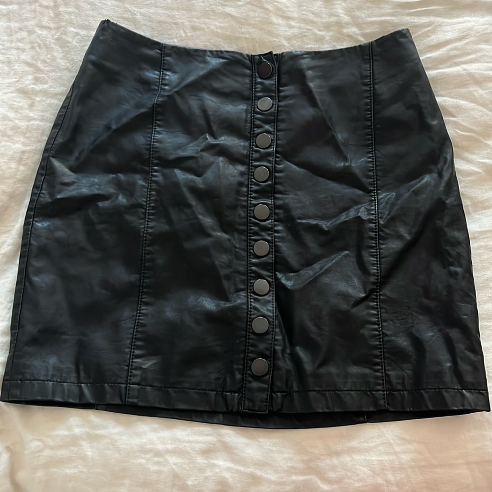 Free People Size 6 Faux Black Leather Button-Up Mini Skirt